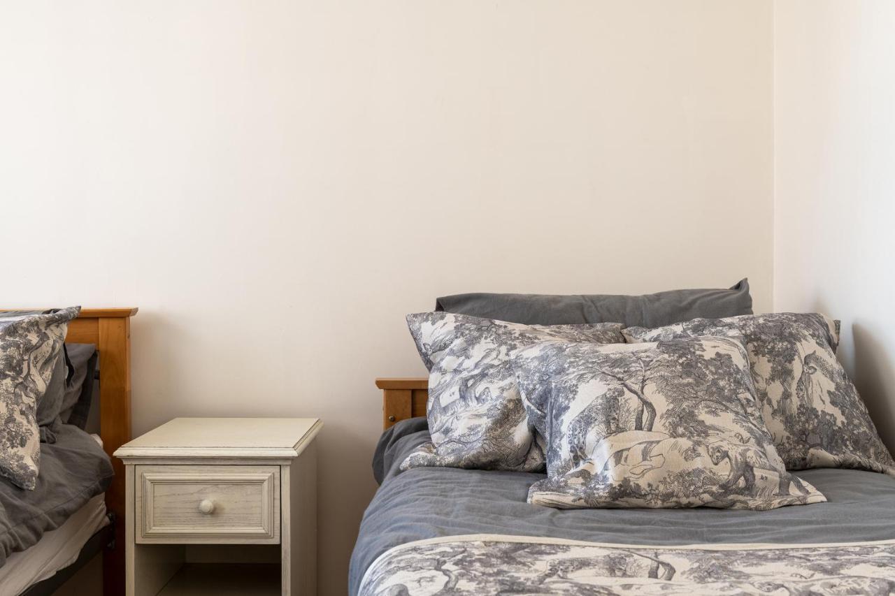 Cosy Retreat - Smarttv And Wi-fi Homestay Gillingham (Kent)